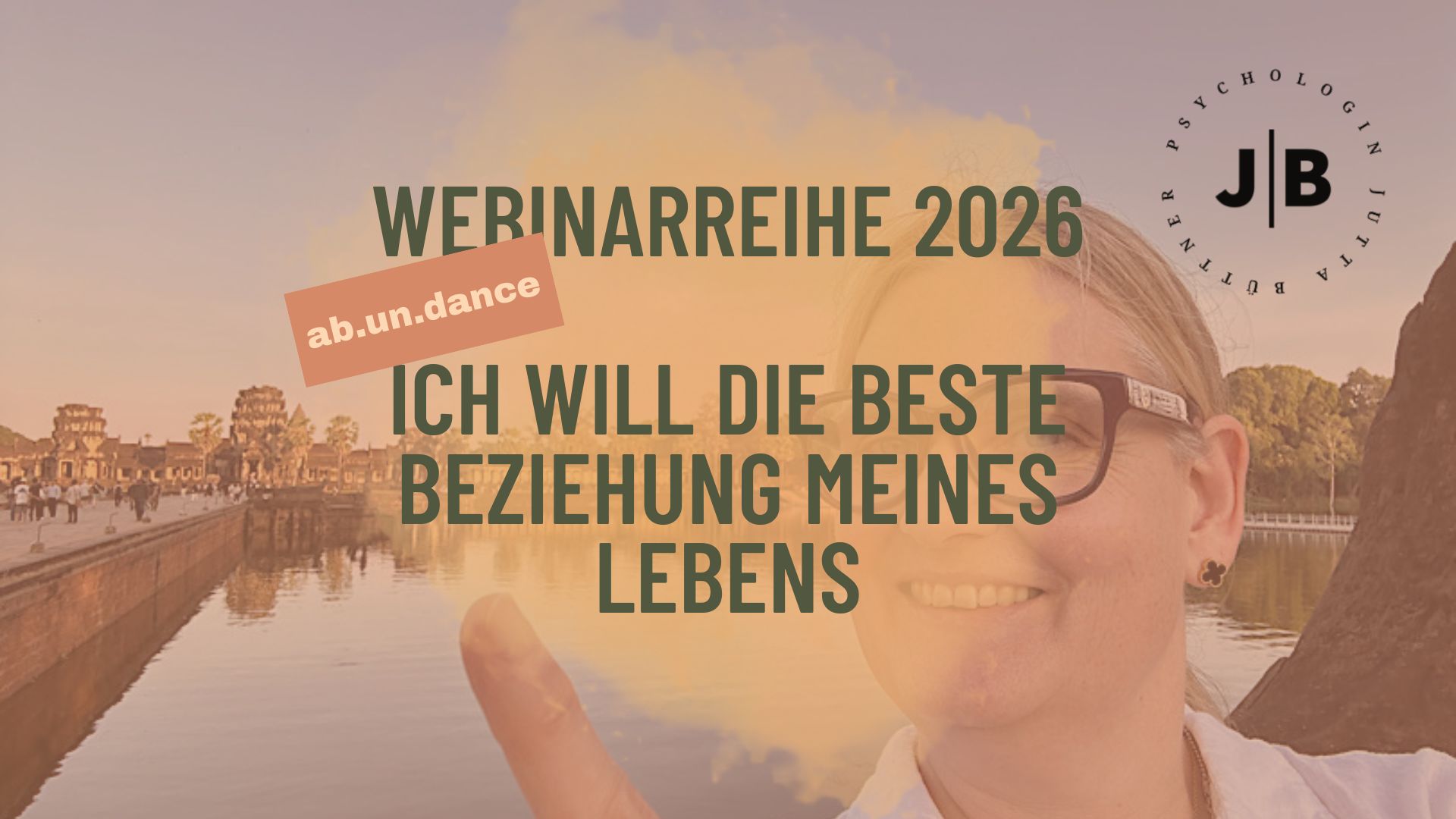 Es ist Dekoration. Eine Frau zeigt auf Ankor Wat. Der Text ist darüber gelegt.
